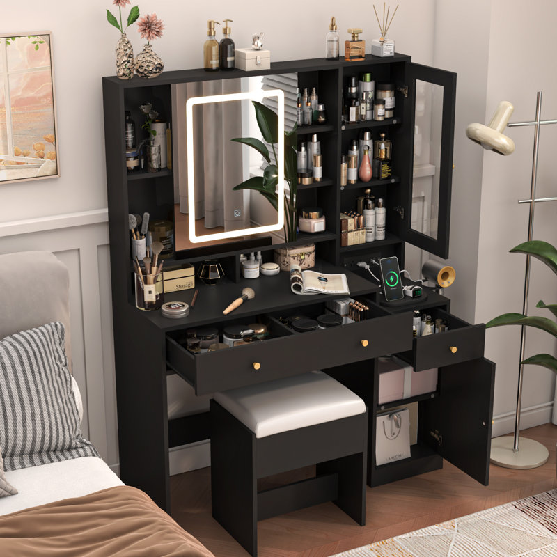 Teslim Vanity, Black