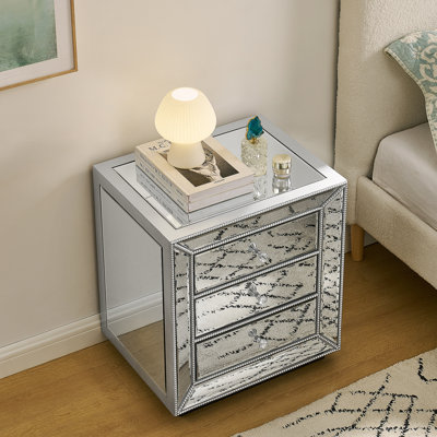 Three Drawer Cabinet With Bead Mirror Finish