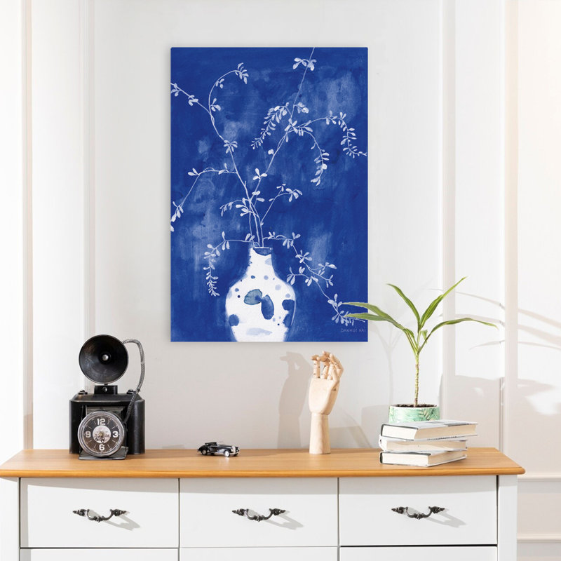 Vase bleu et floral, H 24 po x l 16 po