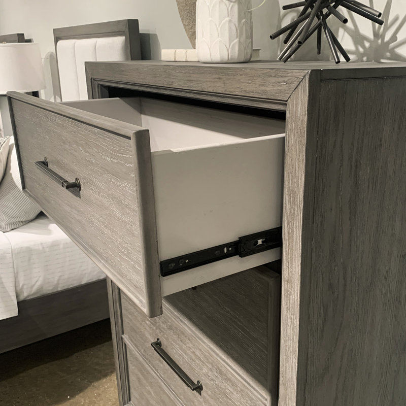 Ennesley 38'' W 4 - Drawer Dresser