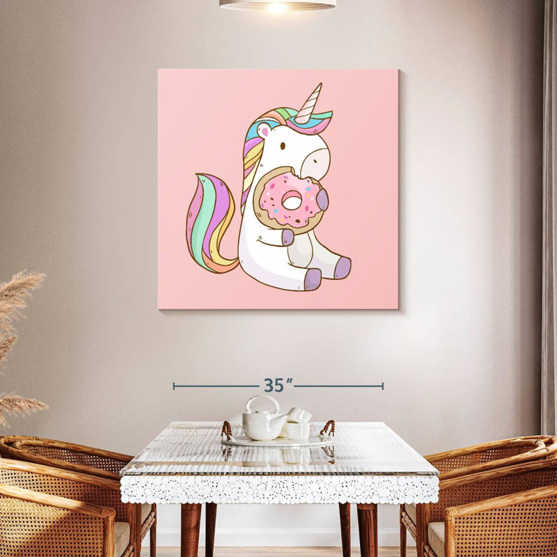 Ashelle, licorne mangeant un beignet