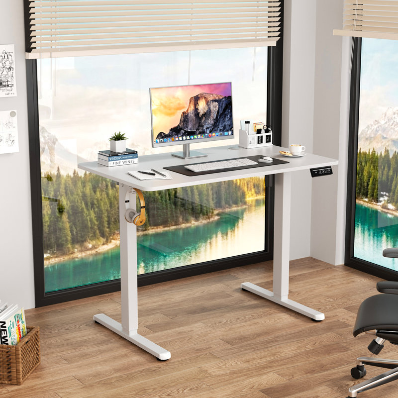 Bureau debout réglable électrique Oishee, Blanc, 46.5" H x 63" W x 24" D