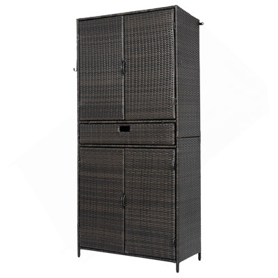 Armoire de rangement d'extérieur en osier de 76,4 po de hauteur avec un grand tiroir et une remise verticale en rotin pour 4 portes avec tablettes réglables, organisateur de rangement de piscine pour le jardin, la cour arrière, brun et noir