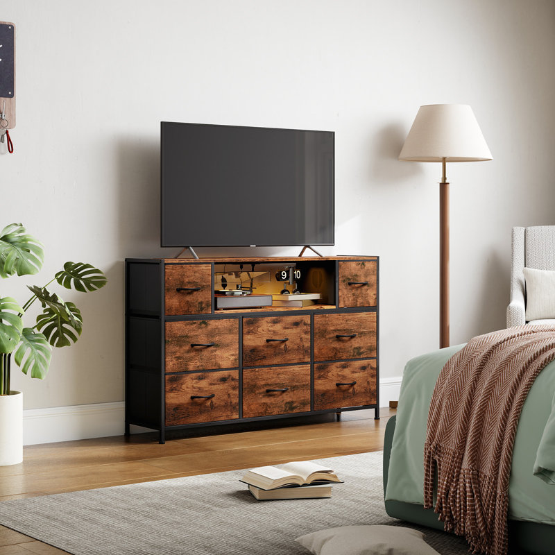 Meuble télé Eunos pour téléviseur 65 po avec 8 tiroirs, DEL et prises de courant pour chambre à coucher, salon, imprimé grain de bois