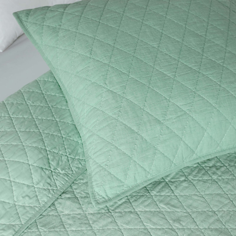 Southern Tide Cedar Island Full/Queen Sage Quilt, Queen Quilt