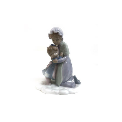 Enfant moulant grand-mère Rubi
