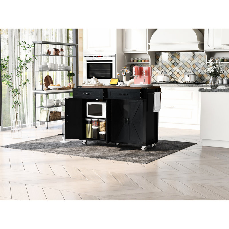 Îlot de cuisine de 136 cm (53,5 po) avec abattant rabattable, 2 prises de courant, ports, 4 portes, tiroirs et 5 roulettes universelles, fini noir, aspect bois, salle à manger