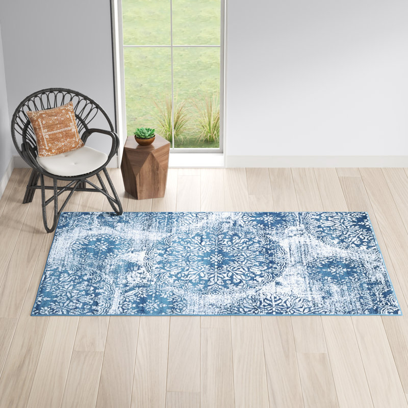 Tapis floral Brandt, Rectangle 5 pi 1 po x 8 pi, Bleu très foncé