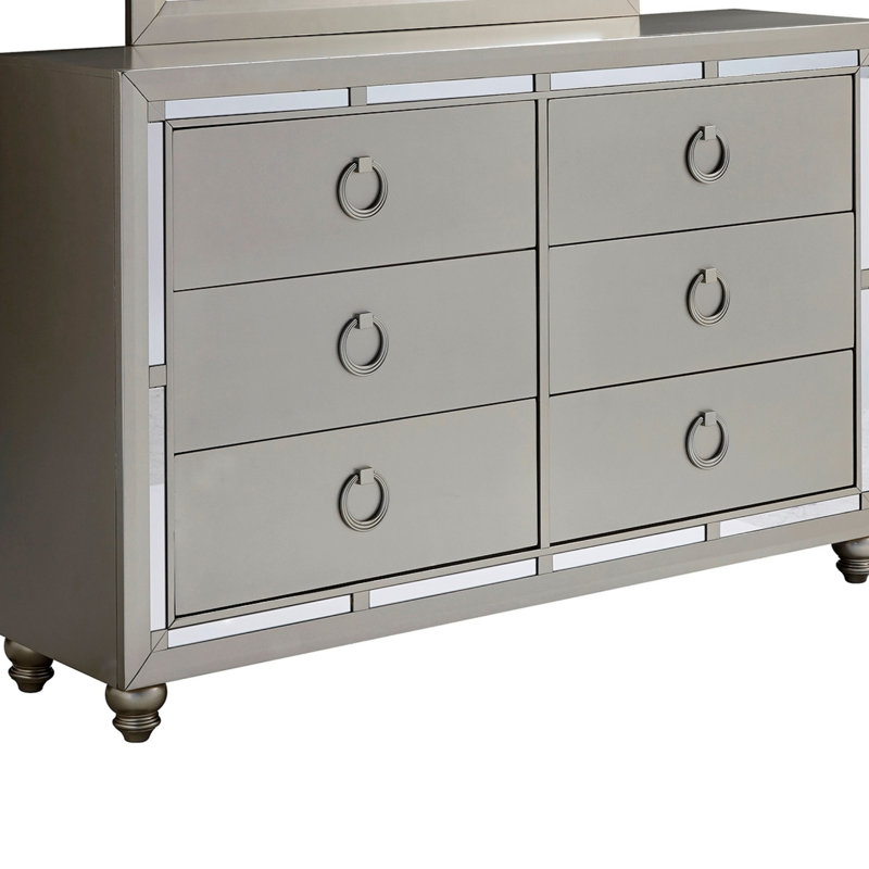 Vaisselier argent CHLOE GEMSTONE avec accents de miroir et tiroirs spacieux, parfait pour les solutions de rangement élégantes.
