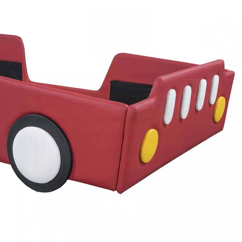 Lit plateforme simple en forme de voiture de course avec roulettes, parfait pour les chambres d'enfants et les jeux imaginatifs