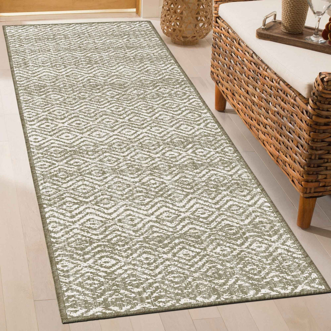 Sauvignon Blanc Indoor/Outdoor Hallway Runner Rug – Durable, Reversible & Hardwearing Carpet for Home or Garden
