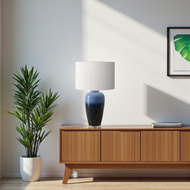 Lampe de table standard en métal avec abat-jour en céramique bleue et ivoire Edeline, H 28,83 po x l 16,87 po x P 16,87 po