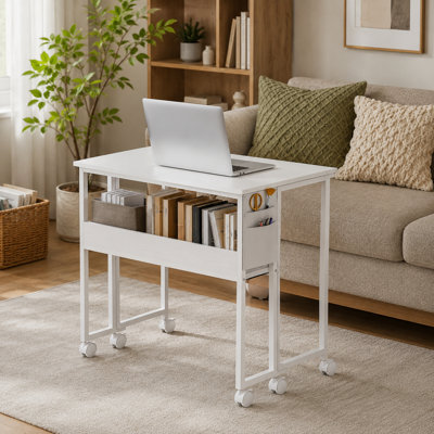 Bureau d'ordinateur pliant blanc de 29,63 pouces avec sac de rangement, tablette et roulettes - convient aux bureaux à domicile dans les petits espaces.