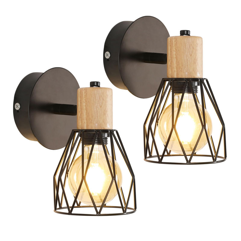 Maquoketa Armed Sconce