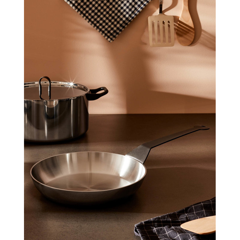 La Cintura Di Orione Non-Stick Frying Pan, 9.45"