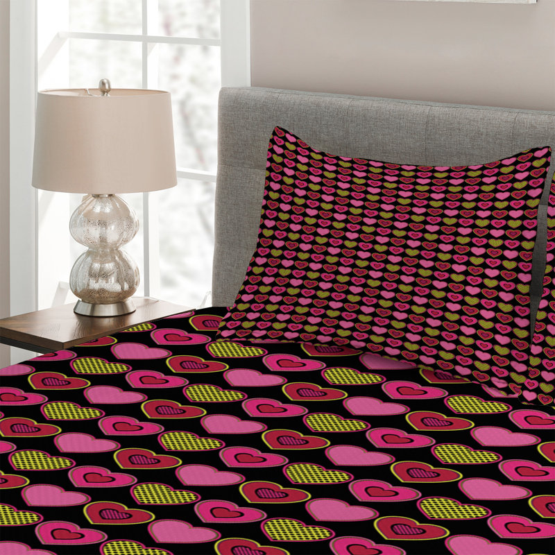 Eclectic Polyester Geometric Shapes Coverlet, Queen Bedspread + 2 King Shams, Black/Pink Geometric Shapes