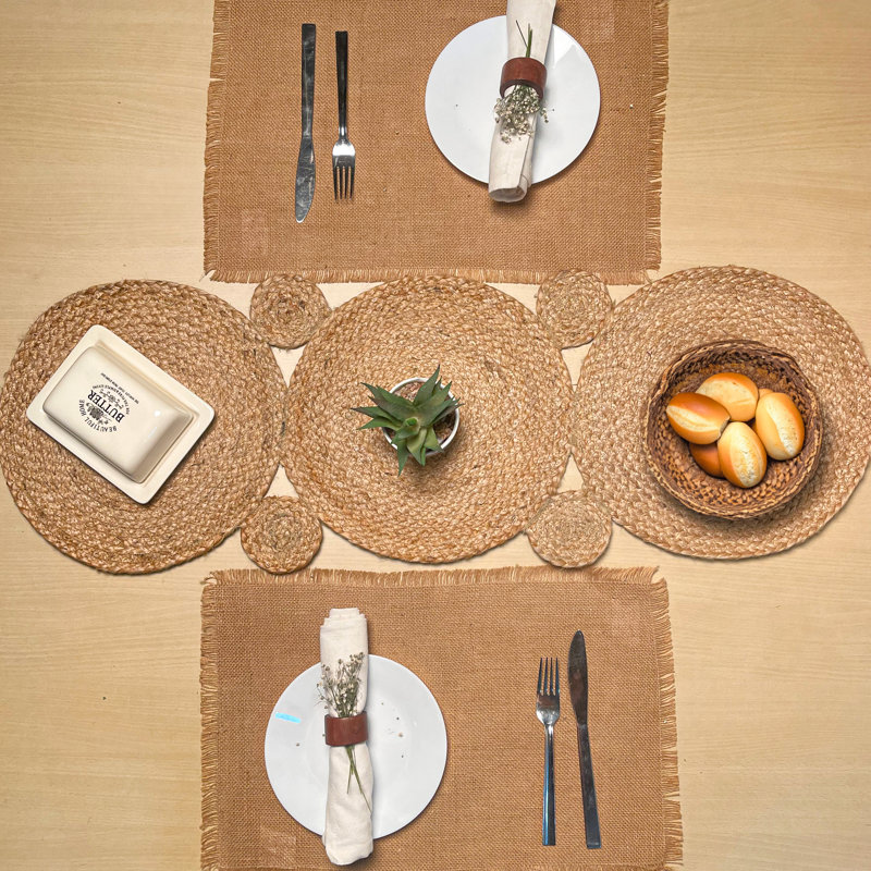 JUTE BRAIDED CIRCLES TABLE RUNNER