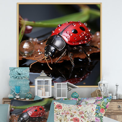 «Lactive Ladybug Reflections I», reproduction sur toile