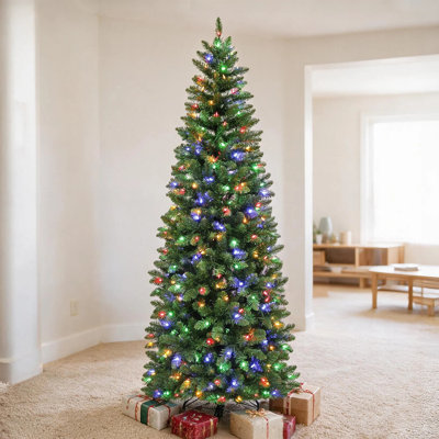 Arbre de Noël artificiel mince 6 pi avec 200 lumières DEL, 10 modes de couleur, 544 pointes et un pied en métal