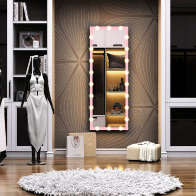 Miroir pleine grandeur avec lumières: 62,6 po x 23,3 po rose pour la chambre à coucher et la salle de bain. 3 modes de couleur et cadre en aluminium. Structure de corps tactile, entrée, vestiaire