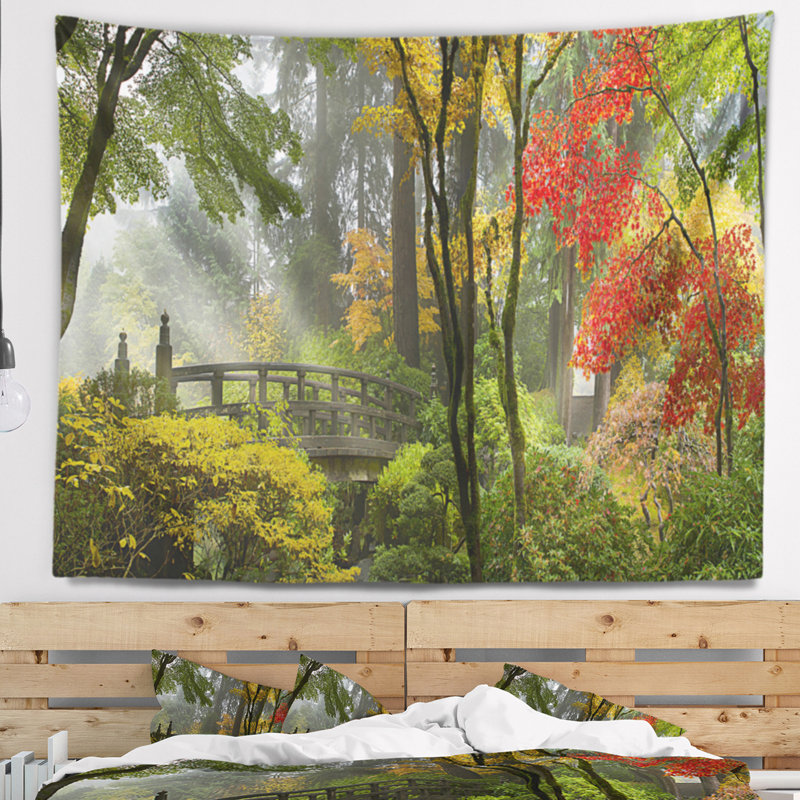 Pont japonais en bois de photographie en tapisserie d'automne, H 68 po x l 80 po