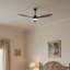 Hot sales Ventilateurs de plafond noirs d'intérieur de 52 pouces avec lumières, DEL à intensité variable, 3 pales en bois massif, ventilateur de plafond avec moteur à courant continu réversible à télécommande