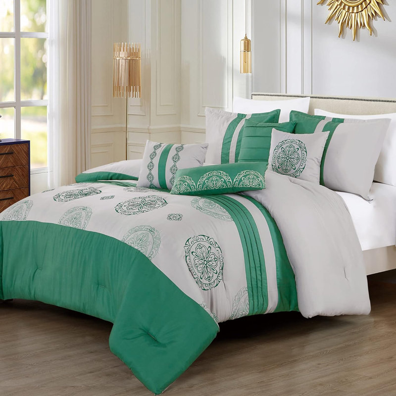 Polyester Floral Comforter, Queen Comforter + 6 Additional Pieces