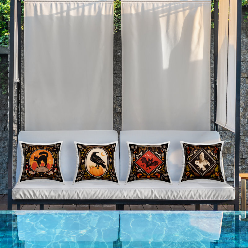 Ensemble de 4 coussins décoratifs d'extérieur Spooky Season par Janelle Penner