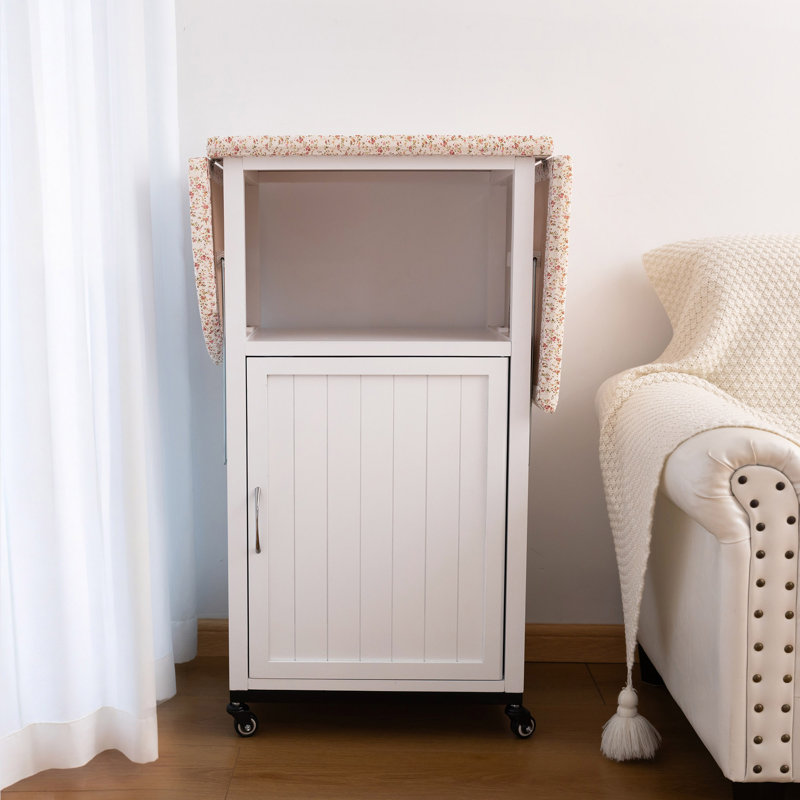 Armoire à planche à repasser avec roulettes