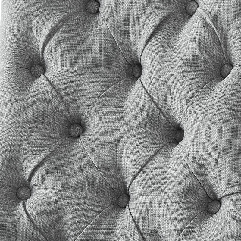 Chaise Baek, Lin gris clair
