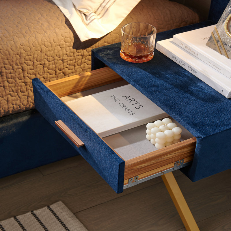 Structure de lit grand format en velours avec tête de lit capitonnée à oreilles, lit plateforme tapissier avec lumières DEL et lattes de bois, aucun sommier nécessaire