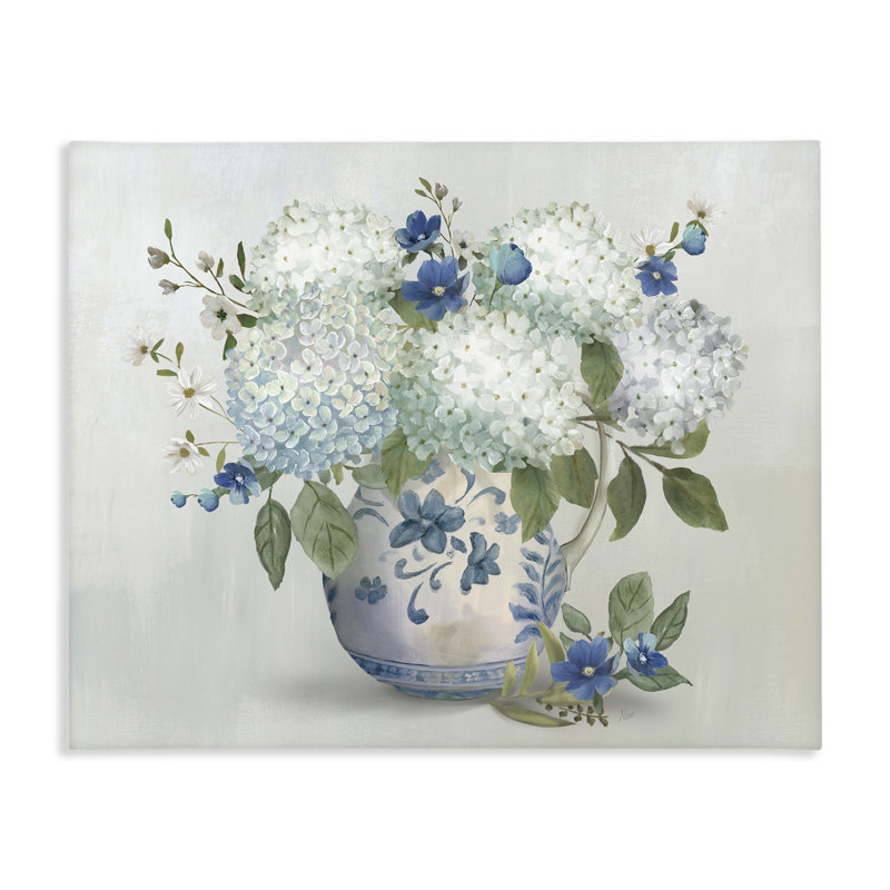 Toile ivoire et bleu avec vase d'hortensia, design par Nan, H 24 po x l 30 po