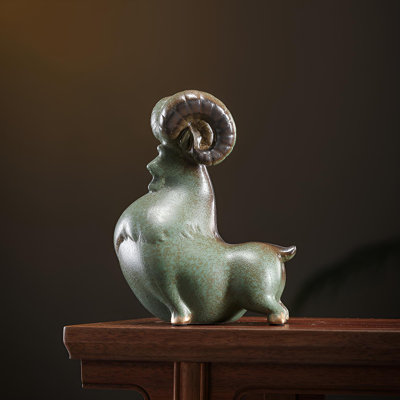 Figurine de chèvre en céramique