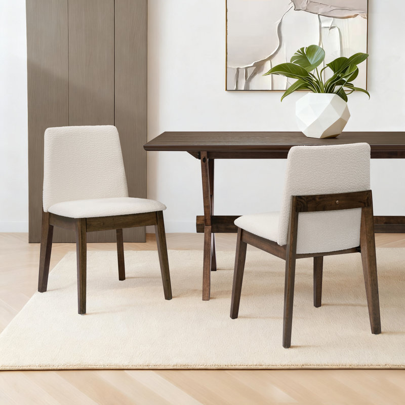 Chaises de salle à manger rembourrées sans accoudoirs avec pieds en bois massif Aveline, Coussin beige / structure en noyer