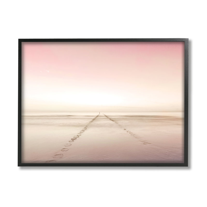 «Water Pathway Footsteps Beach Sunset Horizon» par Kim Allen - photographie, Cadre noir, H 24 po x l 30 po