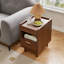 Table de chevet cannelée avec tiroir et tablette de rangement ouverte-129990817