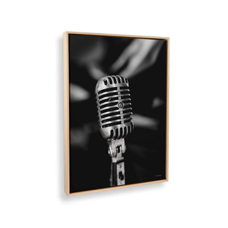 «Vintage Microphone» par Jennifer Rigsby, reproduction d'art, L 30 x H 40, Framed Canvas, Tanné