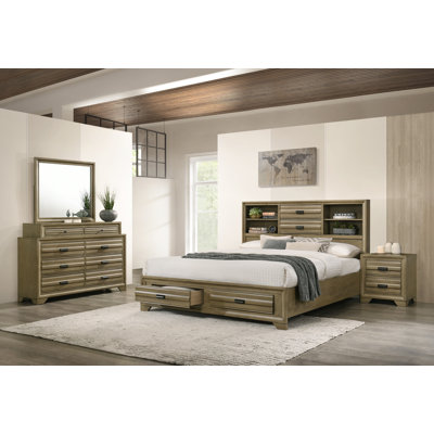 Dwain Solid Wood Platform 4 Piece Bedroom Set