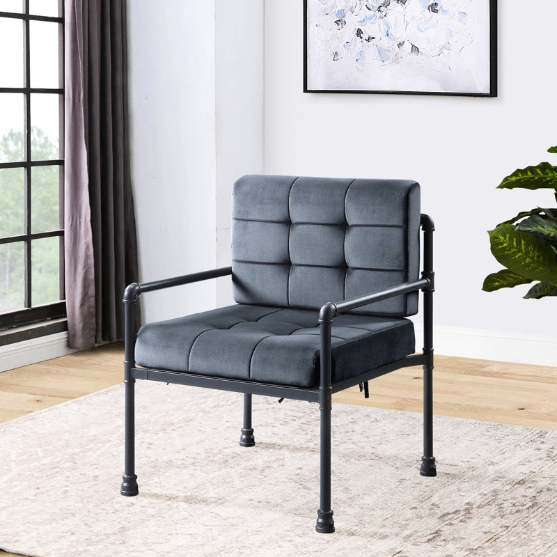 Chaise d'appoint grise avec coussin à dossier géométrique de charme industriel rustique et coussins moelleux