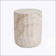 Table d'appoint extérieure / intérieure en béton léger, finition en travertin élégant pour une utilisation moderne et polyvalente