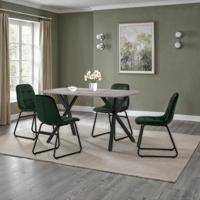 Wyarno 4 -Person Dining Set