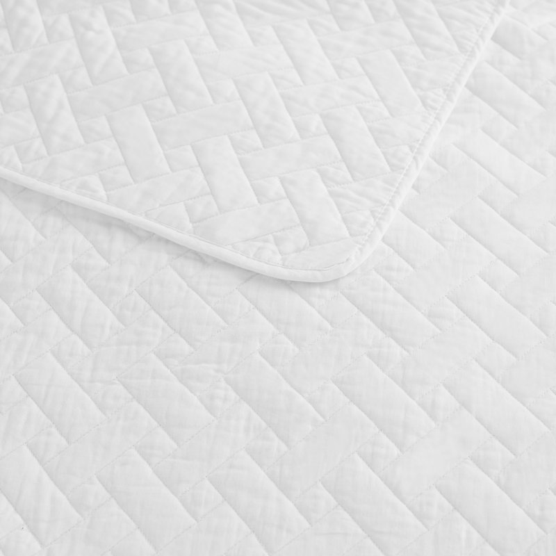 Chevron Reversible 3 Piece Quilt Set, Dune, King Quilt + 2 King Shams