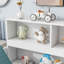 Lit sur pied avec bibliothèque de chevet, tablettes et garde-corps-1411844529-1461448990