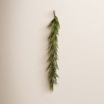 Noreen 60" Pre-Lit Christmas Garland
