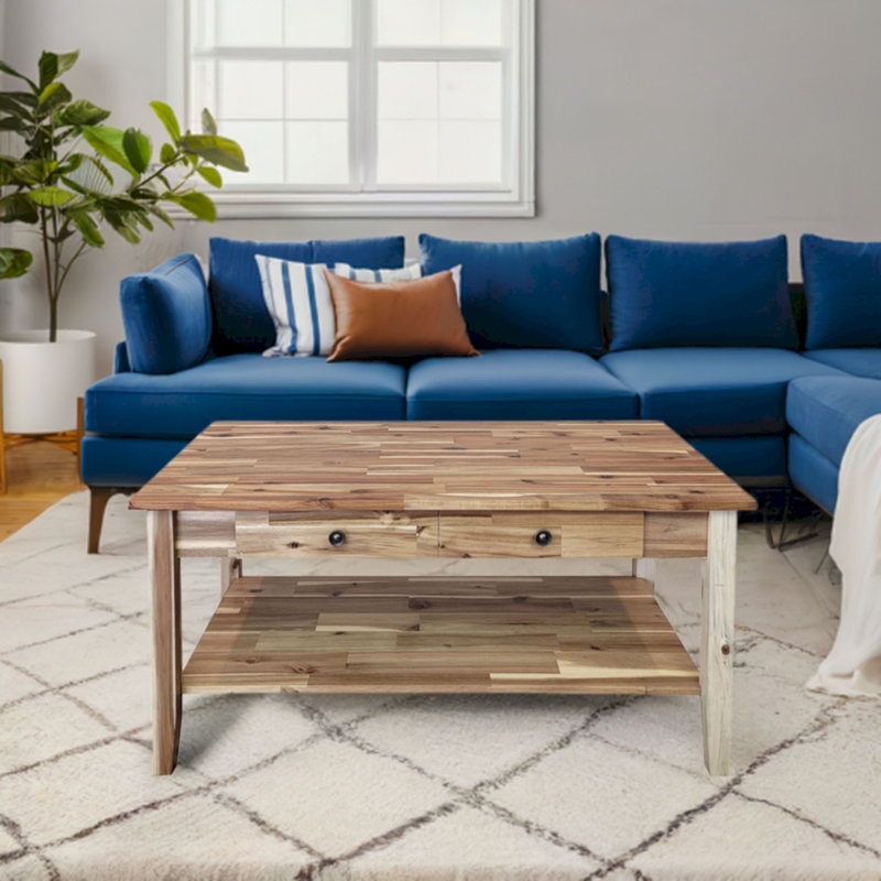 Table basse à 4 pieds en bois massif avec rangement Ambrianna, Naturel