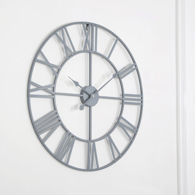 Luyen Metal Wall Clock