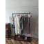 Porte-vêtements à roulettes