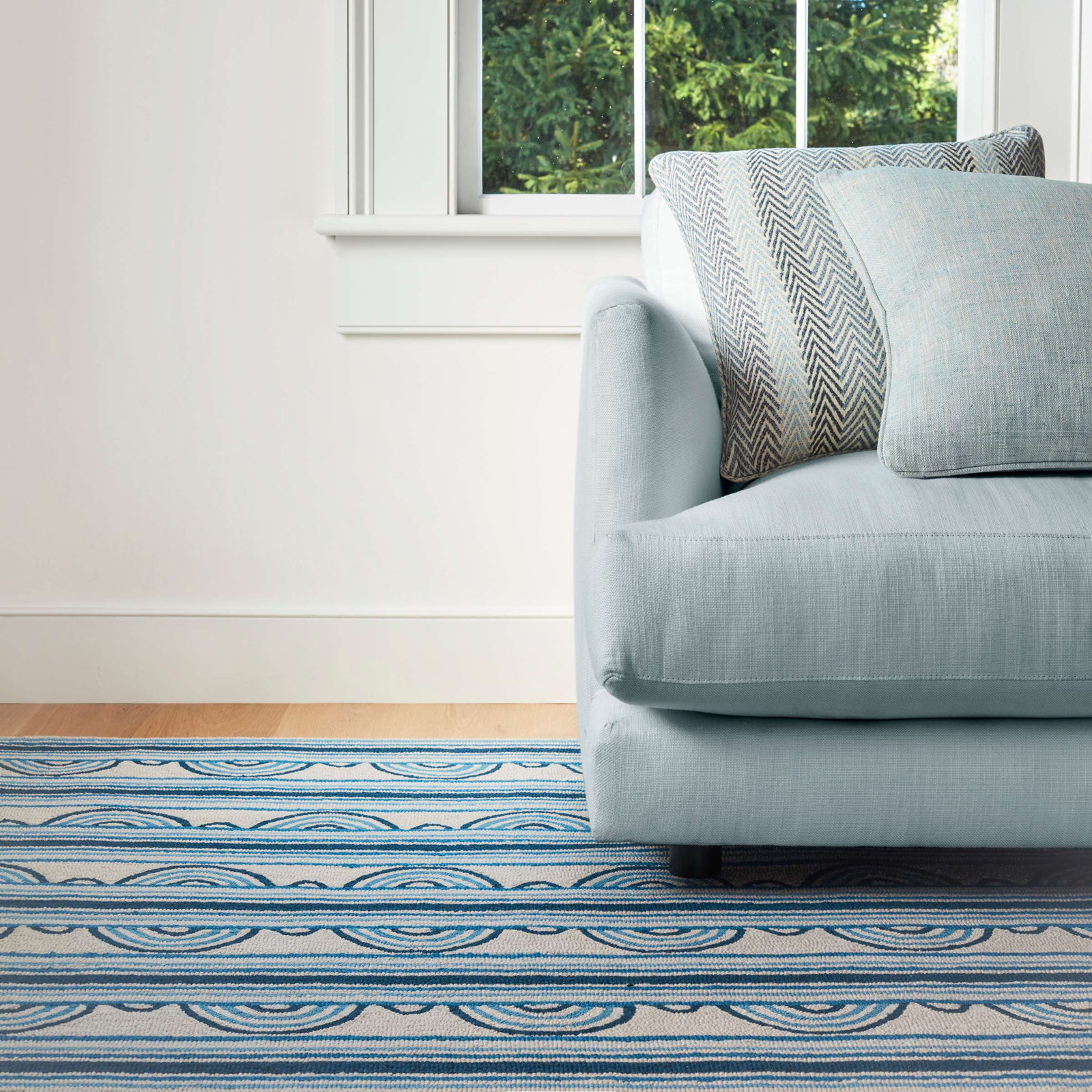 Button Blue Hand-Hooked Striped Wool Rug, Rectangle 5' x 8'