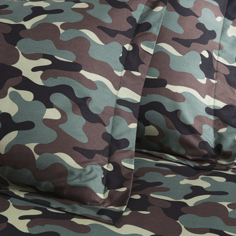 Full Green Microfiber Reversible Camouflage Comforter Set