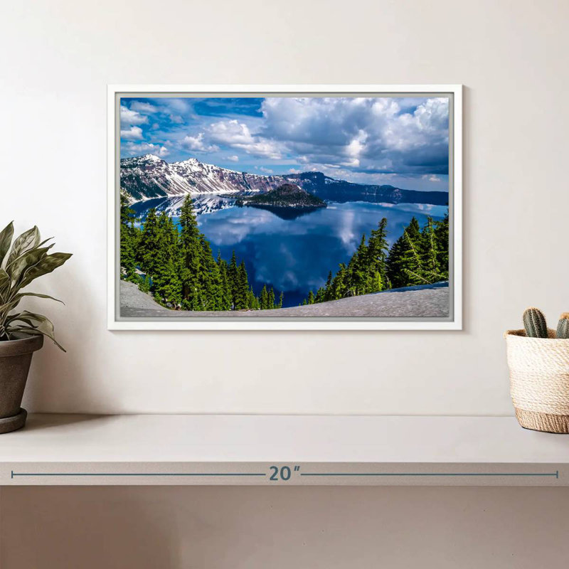 Point de vue du lac Crater, 13 po x 9 po, Cadre flottant blanc